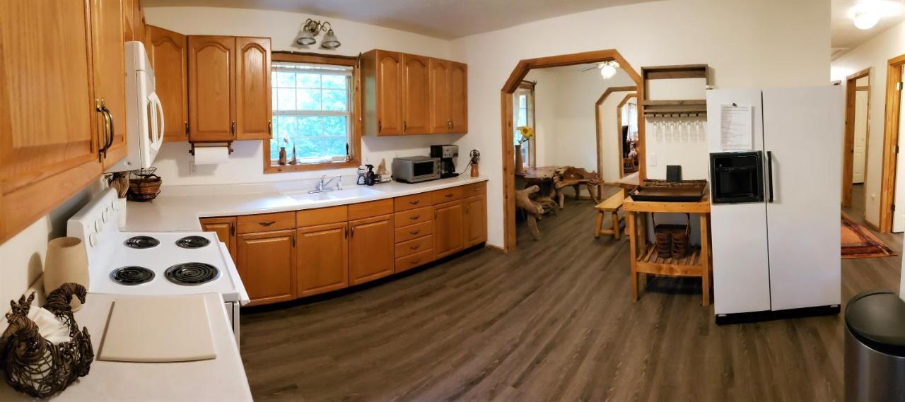 Ridge Retreat At Hearthstone Cabins And Camping - Pet Friendly Helen Exterior photo