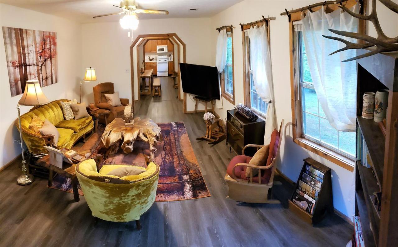 Ridge Retreat At Hearthstone Cabins And Camping - Pet Friendly Helen Exterior photo